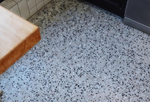 水磨石地板想要更亮一點用五種方法處理