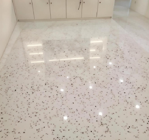 現(xiàn)場水磨石價格是多少錢一平方